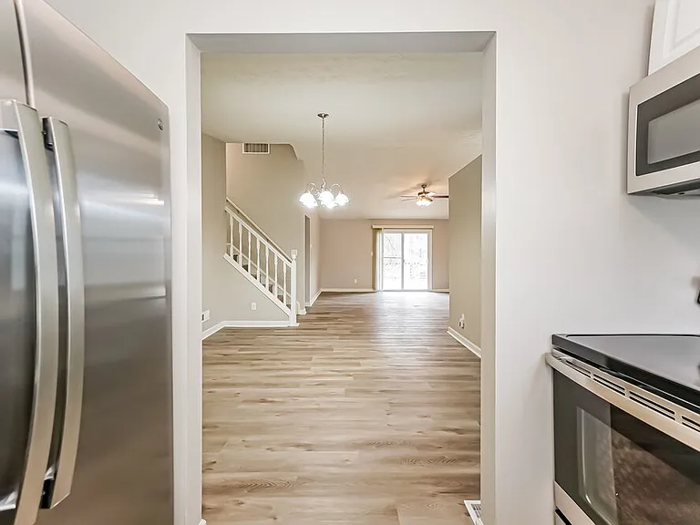 1531 Creekside Ln — Photo 12