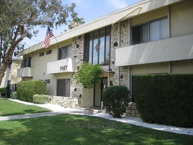 1st image of 11427 Oxnard St