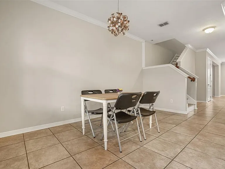 561 Telfair Square Ct — Photo 8