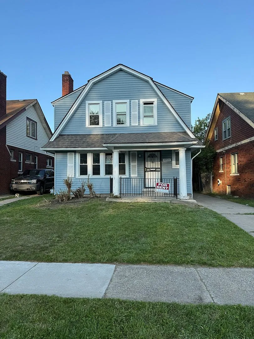 3 bedroom Remodeled Detroit Home — Photo 1