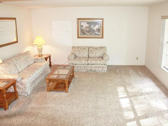 2nd image of 103 Rebecca Ln