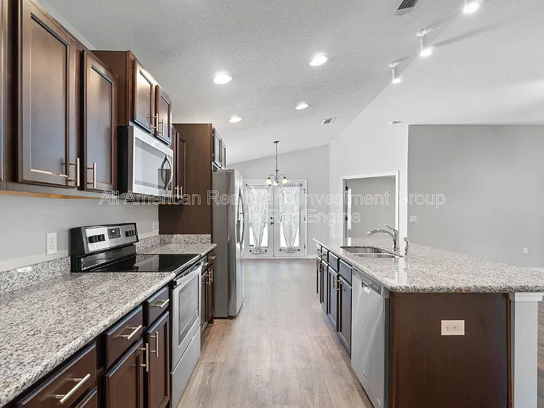 2432 Frontera St — Photo 8