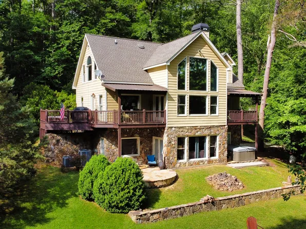 9 Alma Ct, Ellijay, GA 30540