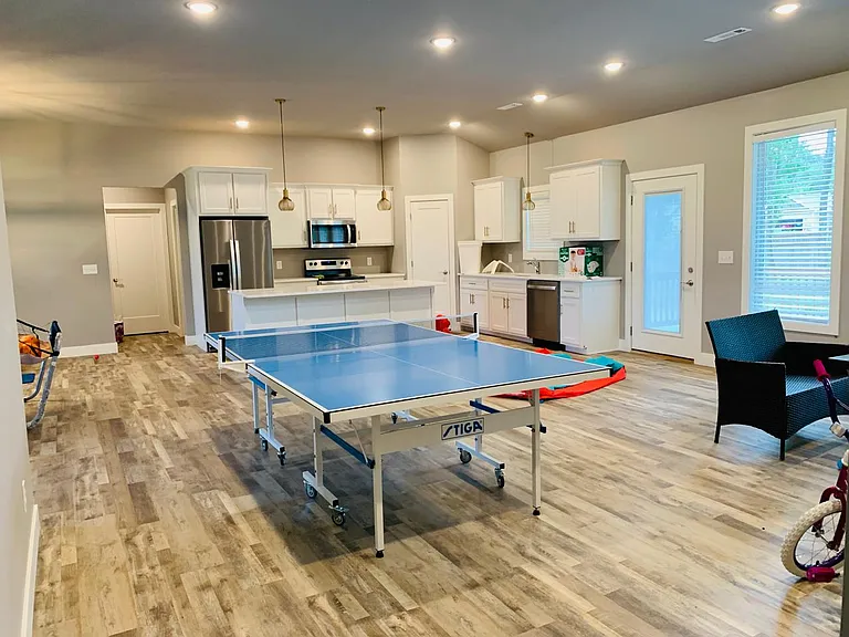 229 Wellington Dr — Photo 8