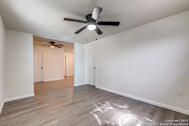 415 Elmwood Dr #B — Photo 21