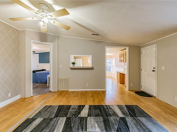 3rd image of 1214 21st St SE