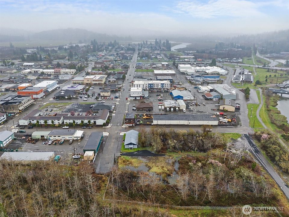 1st image of 124 Commercial Street