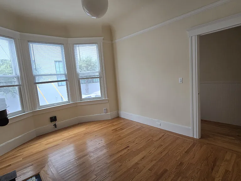 17 Russell St — Photo 5