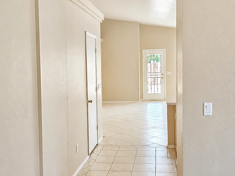 1734 E San Xavier Dr — Photo 7