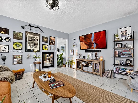 5th image of 1120 SW 12th St