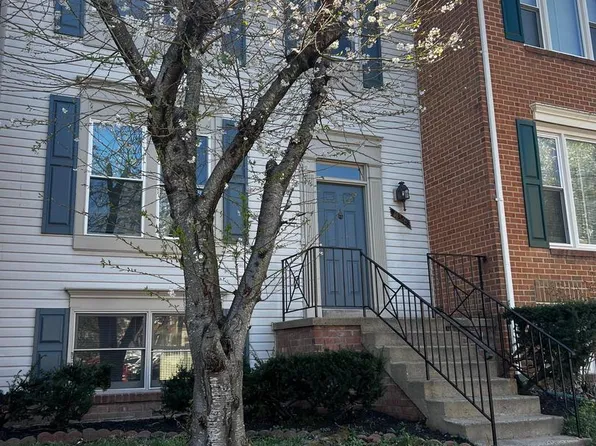 14320 Winding Woods Ct, Centreville, VA 20120