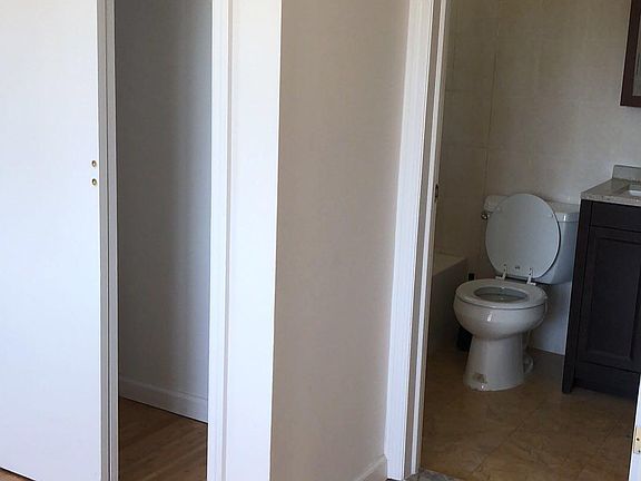 5th image of 14315 Beech Ave #3FLOOR