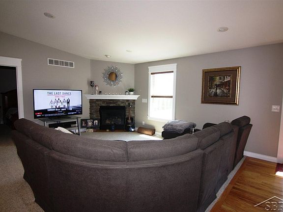 2nd image of 6105 Normandy Dr