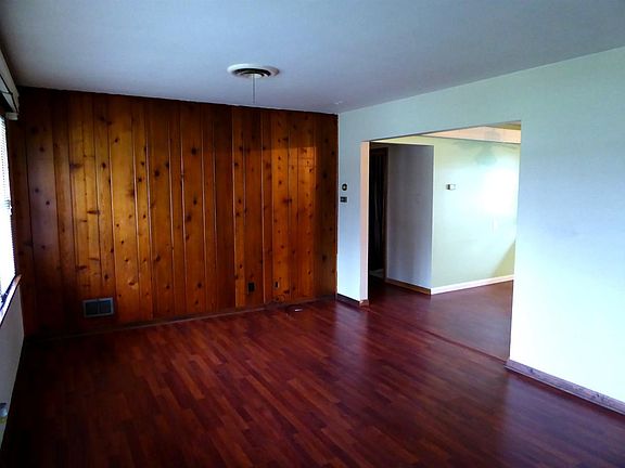 3rd image of 5049 Stone Ave