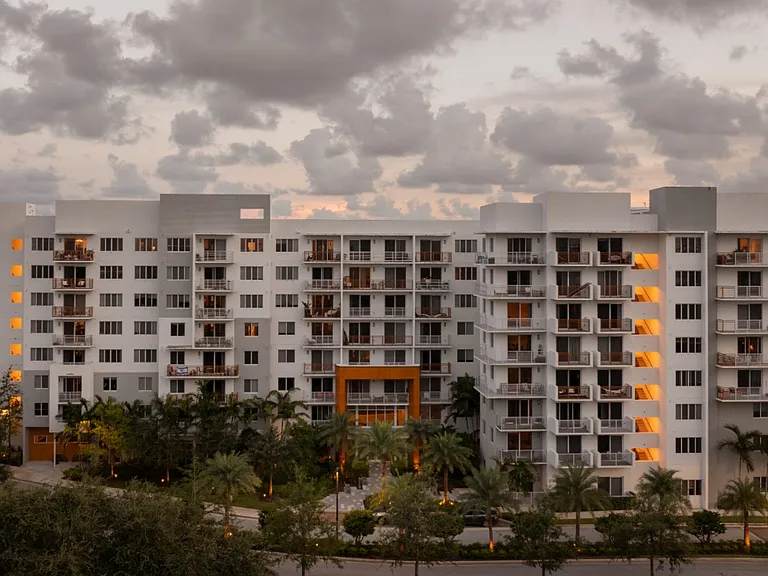 Suriana Boca — Photo 35