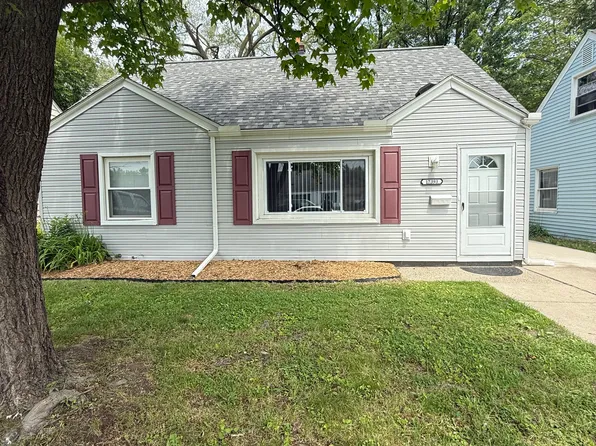 17393 Lincoln Ave, Eastpointe, MI 48021