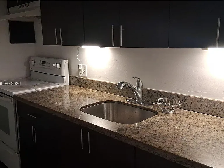428 NE 82nd St #4E — Photo 13