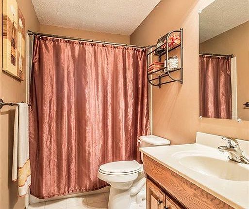 5th image of 5708 W Essex Dr