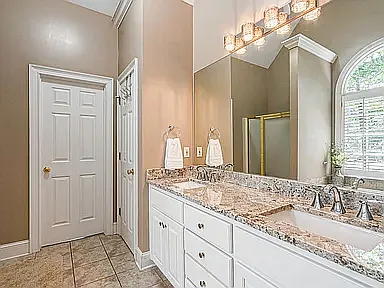 1071 Liberty Ln — Photo 13