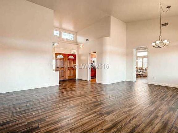 5th image of 2900 Laverton Dr
