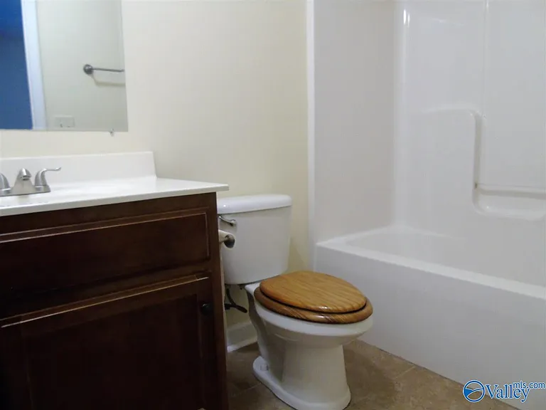 5157 Maysville Rd #D — Photo 8
