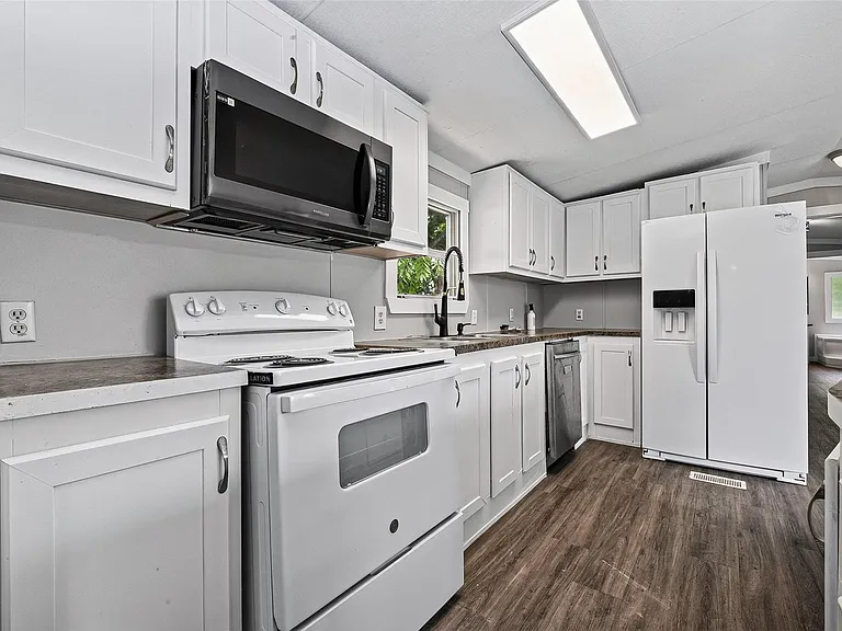 2122 Koster Rd — Photo 13