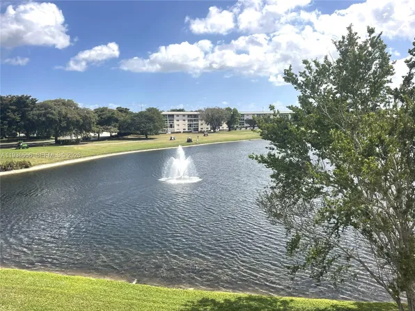 3204 Portofino Point #B4, Coconut Creek, FL 33066