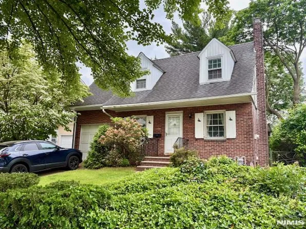 818 Maple Ave, Ridgefield, NJ 07657