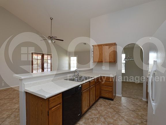 5th image of 2808 E Nora St