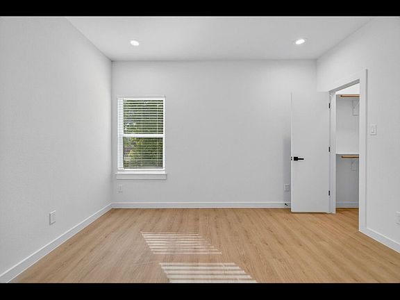 2nd image of 1016 W Patton St