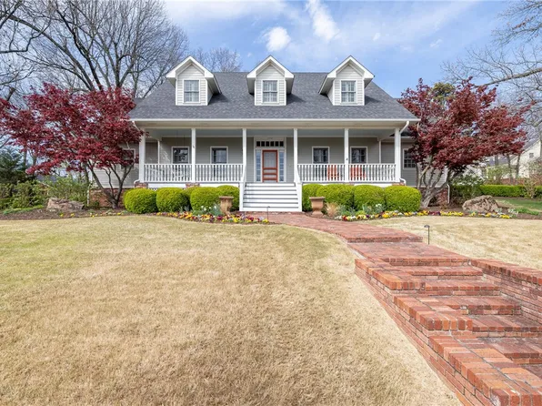 5510 N Bryant Pl, Springdale, AR 72764