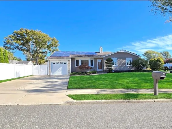 525 Grundy Avenue, Holbrook, NY 11741