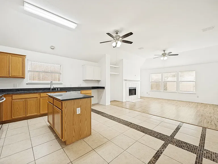 202 Trenton Dr — Photo 20