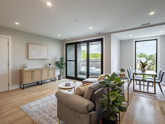 3rd image of 2212 W Lawrence Ave #2E