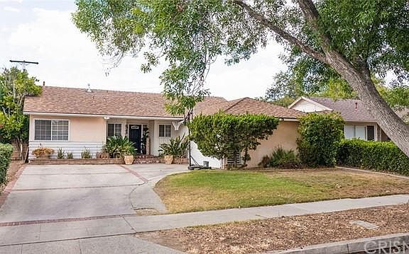 5th image of 21709 Arminta St