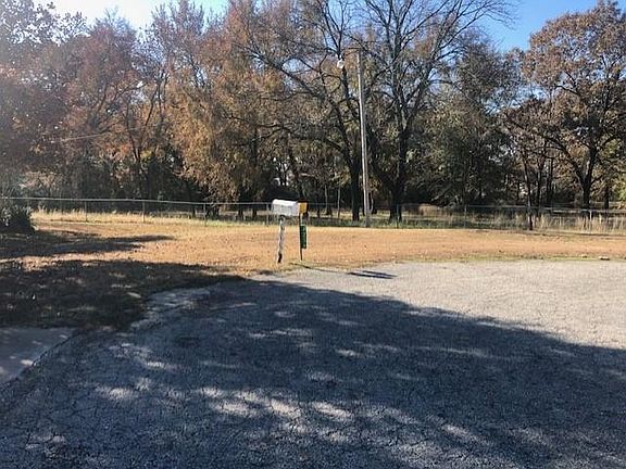 4th image of 4236 Iris Ave