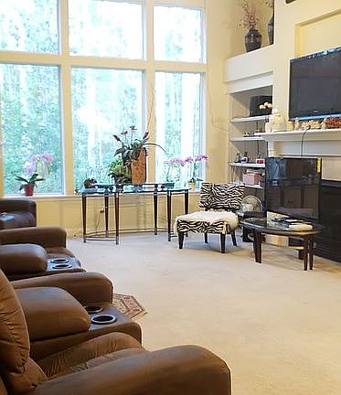FAMILY LIVING RM