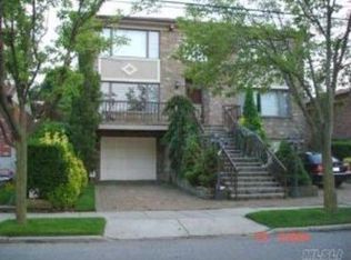 15418 Riverside Dr, Beechhurst, NY 11357