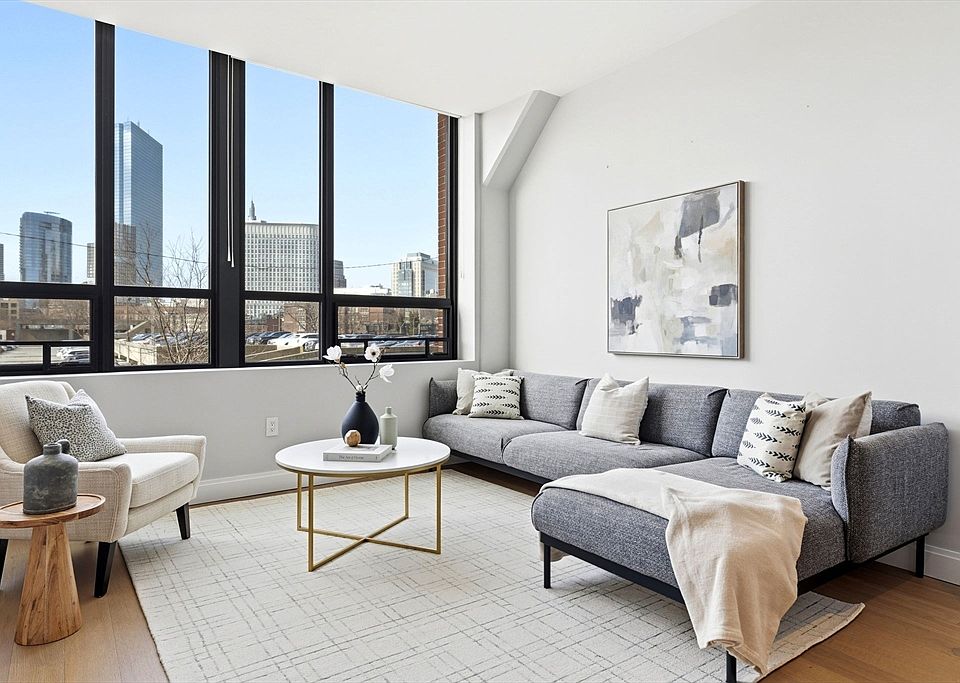1st image of 100 Shawmut Ave #201