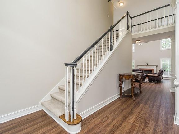 4th image of 3880 Oak Ln
