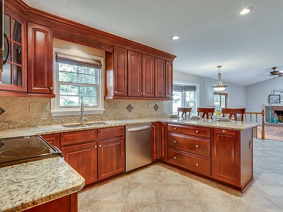 4th image of 13024 New Parkland Dr