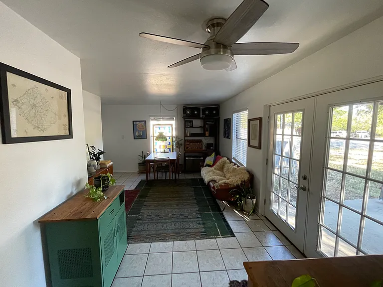 208 Hackberry St #A — Photo 4