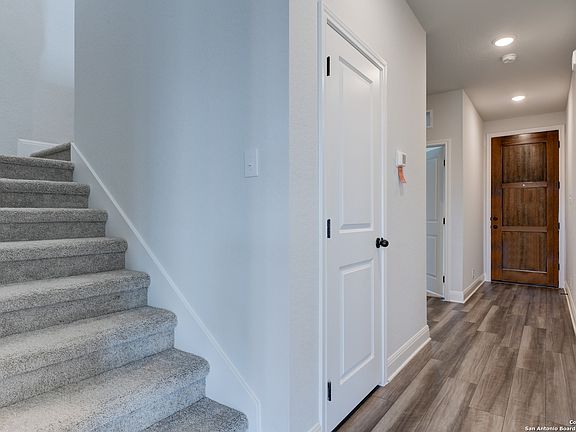 5th image of 12811 Hill Plains Dr.