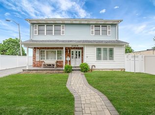 2289 Penatiquit Ave, Seaford, NY 11783