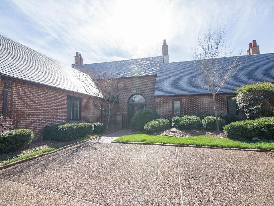 1st image of 2220 Lake Ln