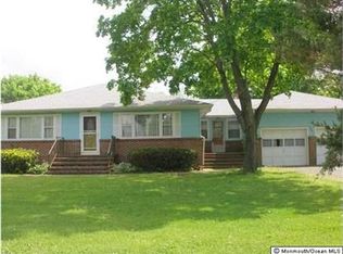 445 W Farms Rd, Farmingdale, NJ 07727