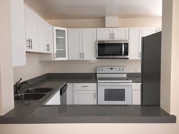 3rd image of 3754 San Remo Dr APT 2