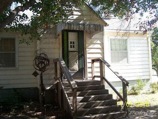 \nWelcome Home to\n1811 Pine\nHarper, Ks.