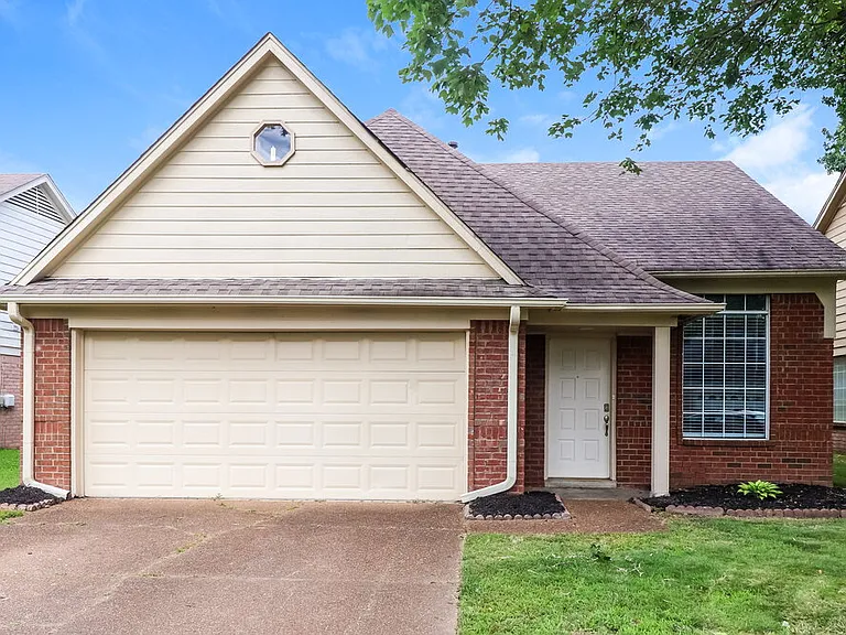 2268 Lake Hill Ct — Photo 1