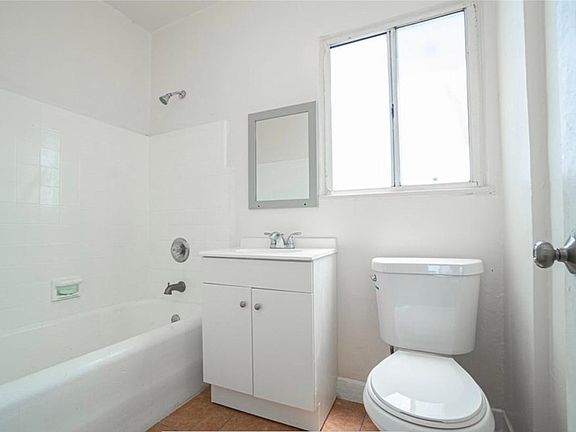 5th image of 3614 E 54th St